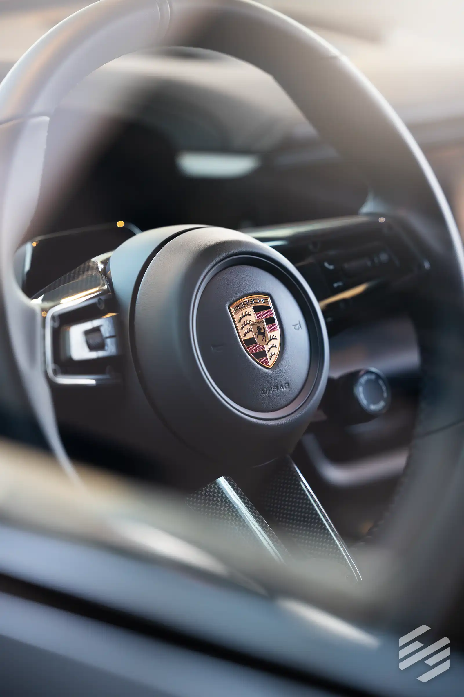 Närbild på Porsche-ratt, Macan GTS 2026. Porsche Center Örebro. Foto: SHOOT IT Film & Foto AB